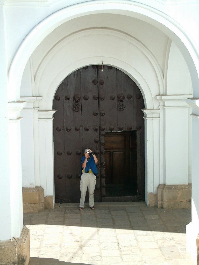 04-In front of the Santa Teresa church.jpg - In front of the Santa Teresa church